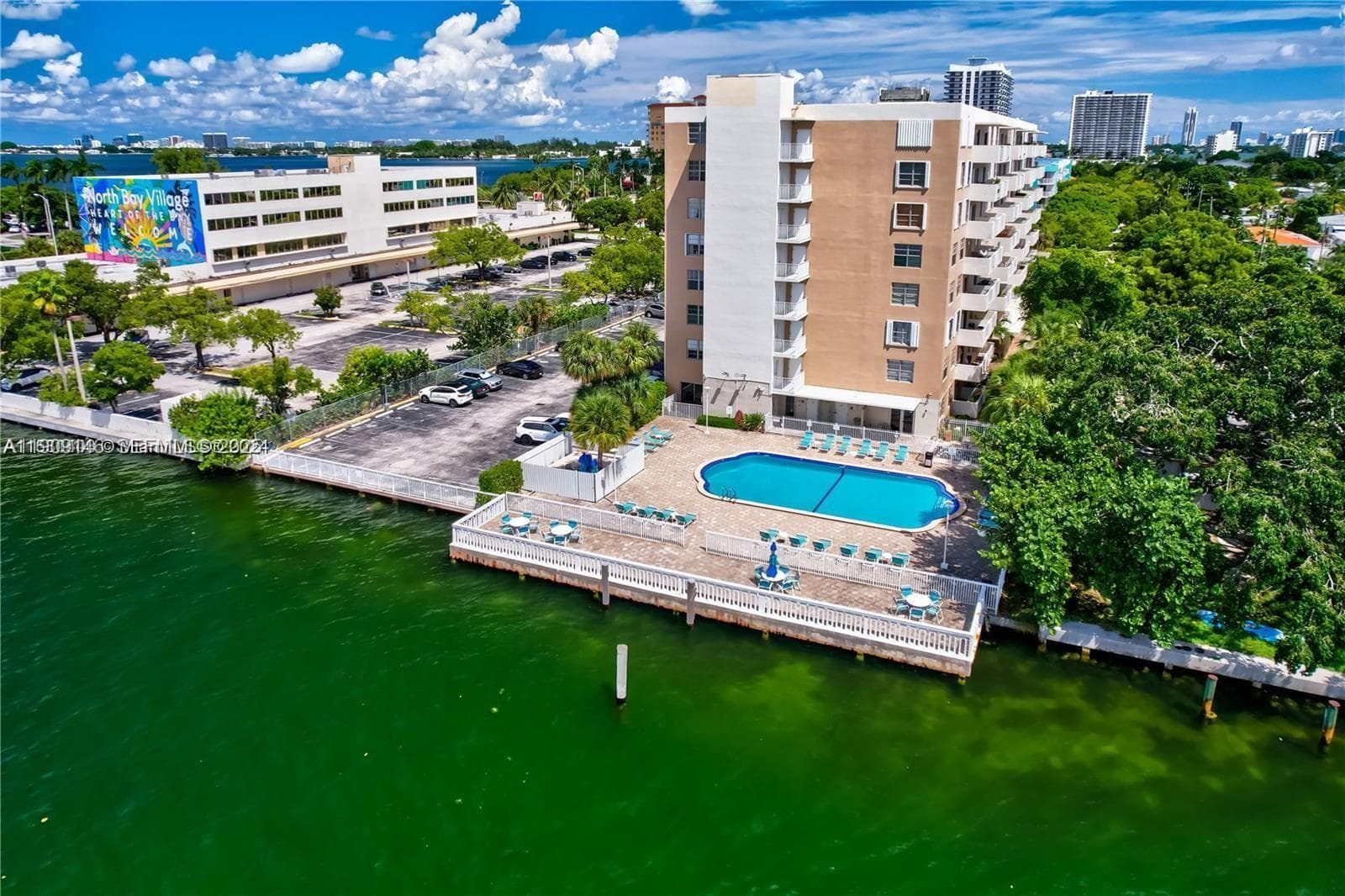 1455 N Treasure Dr # 3R 17