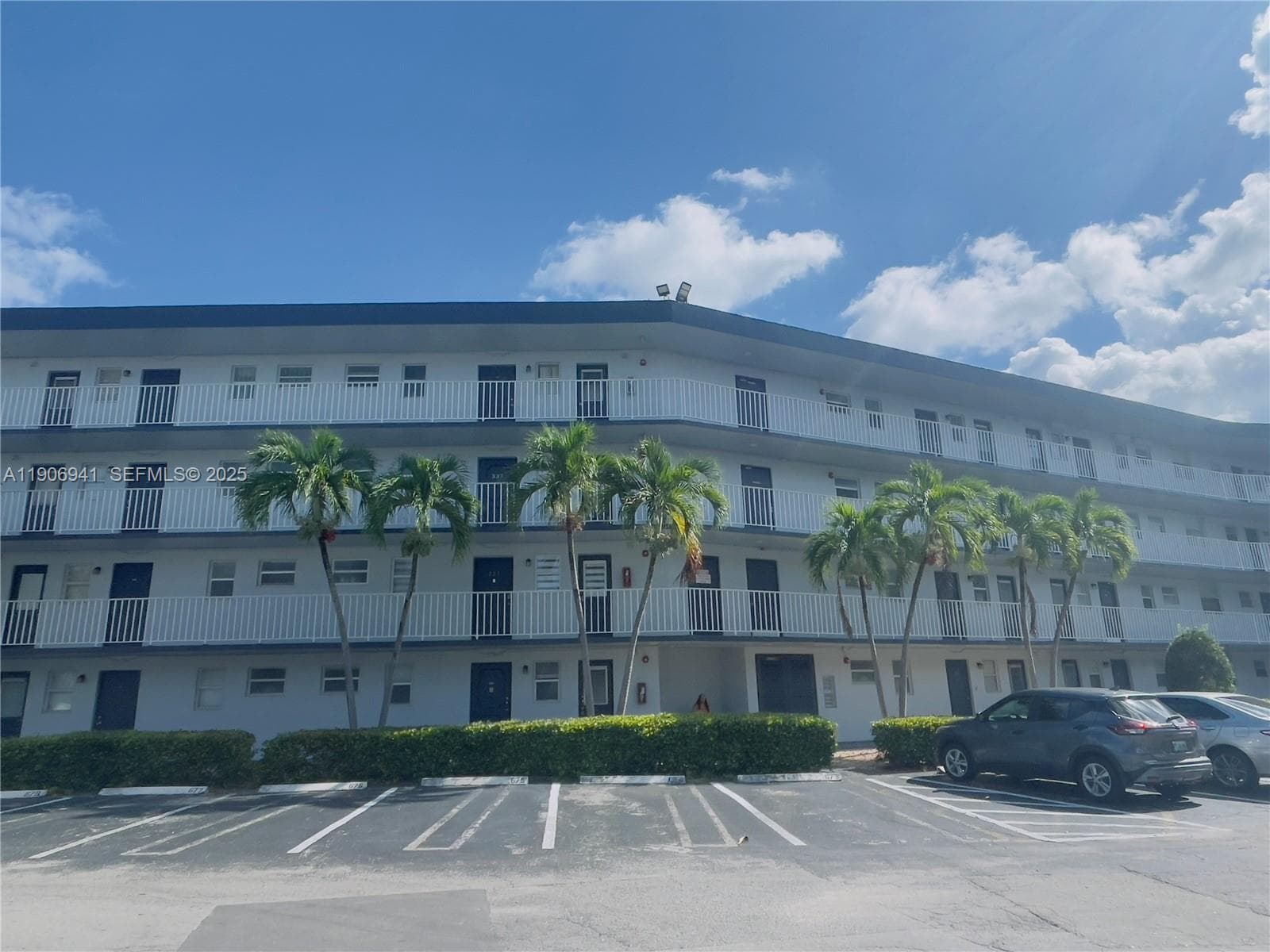 443 NE 195th St # 338 1