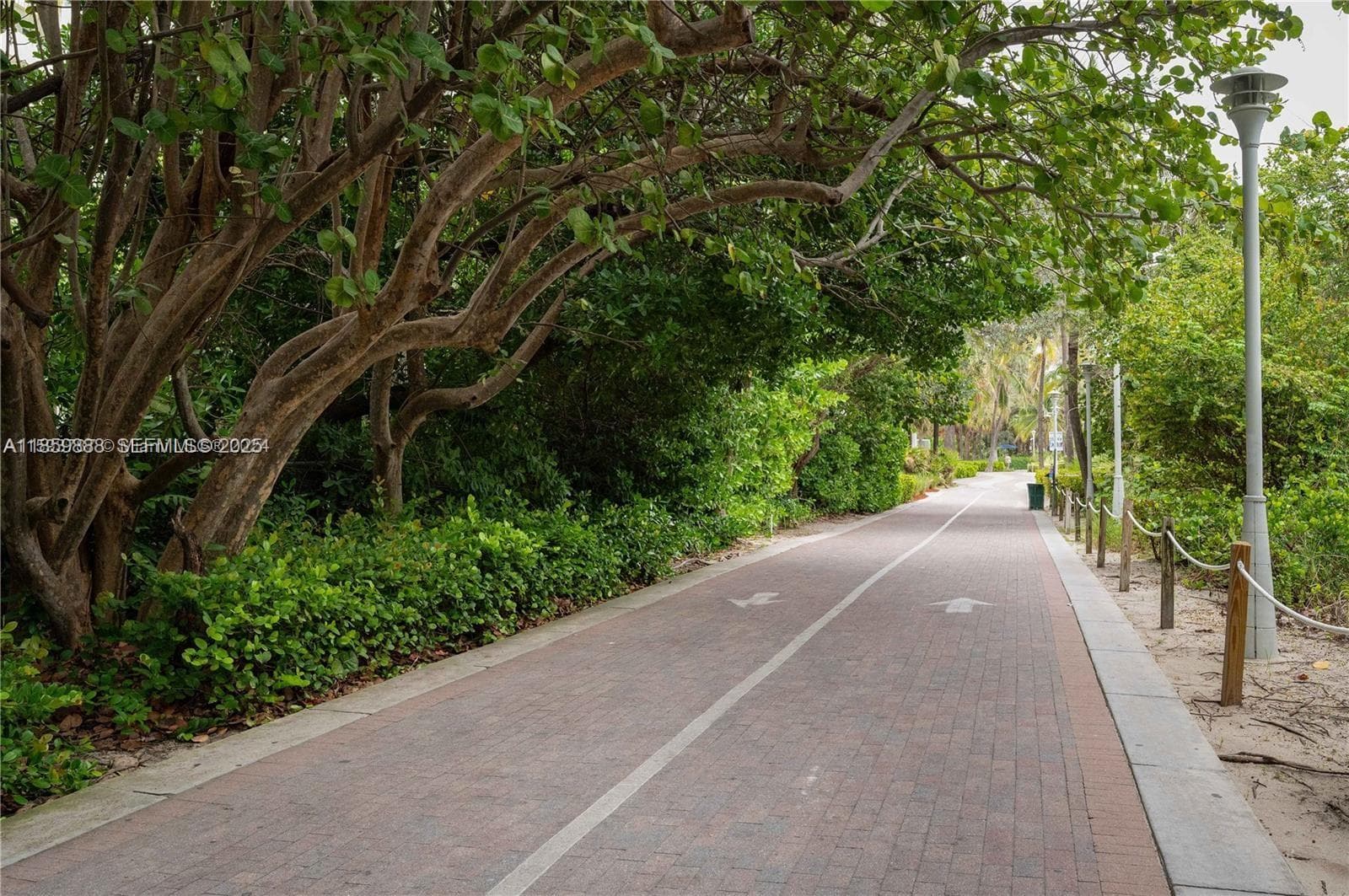 1621 Collins Ave # 302 26